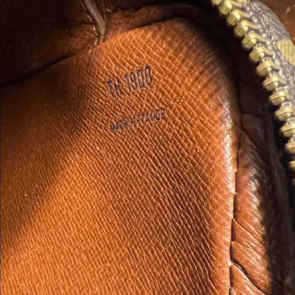 SOLD!!! Authentic Vintage Louis Vuitton Brown and Tan Monogram Clutch/Bag - Picture 13 of 17
